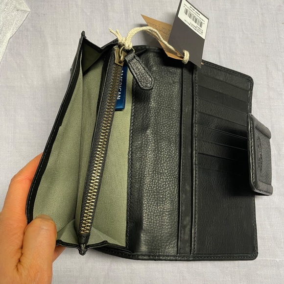 Lucas Slim Leather Wallet from AMERICAN LEATHER CO. - Picture 5 of 7